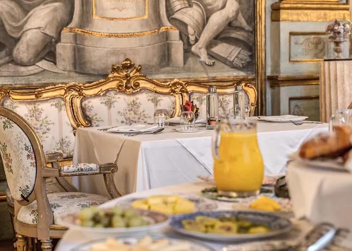 Palazzo Doria 4* Naples